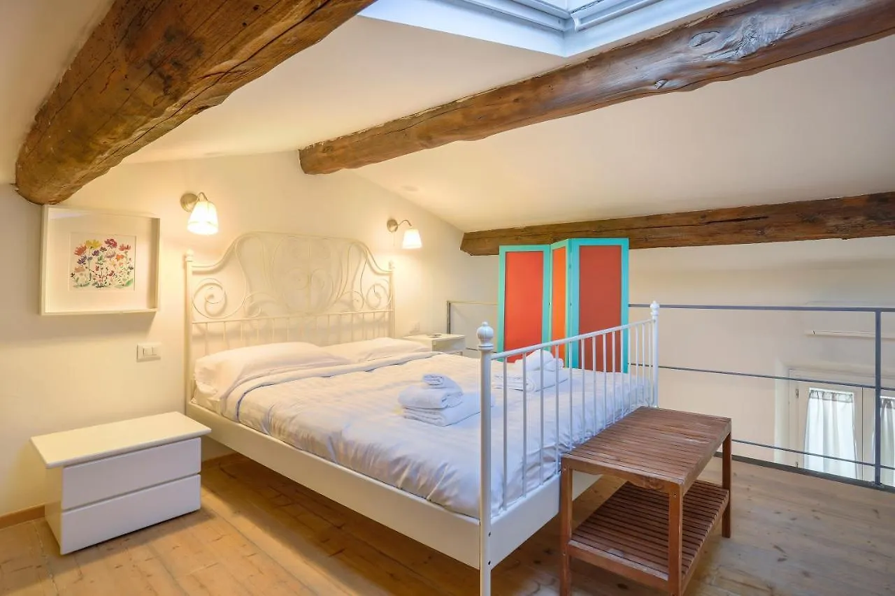 Willy - Sweet Dreams In Florence Apartment